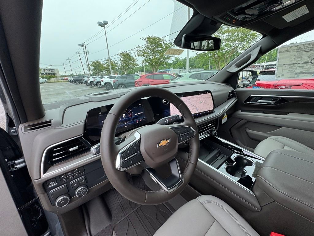 2026 Chevrolet Suburban LT - Photo 13