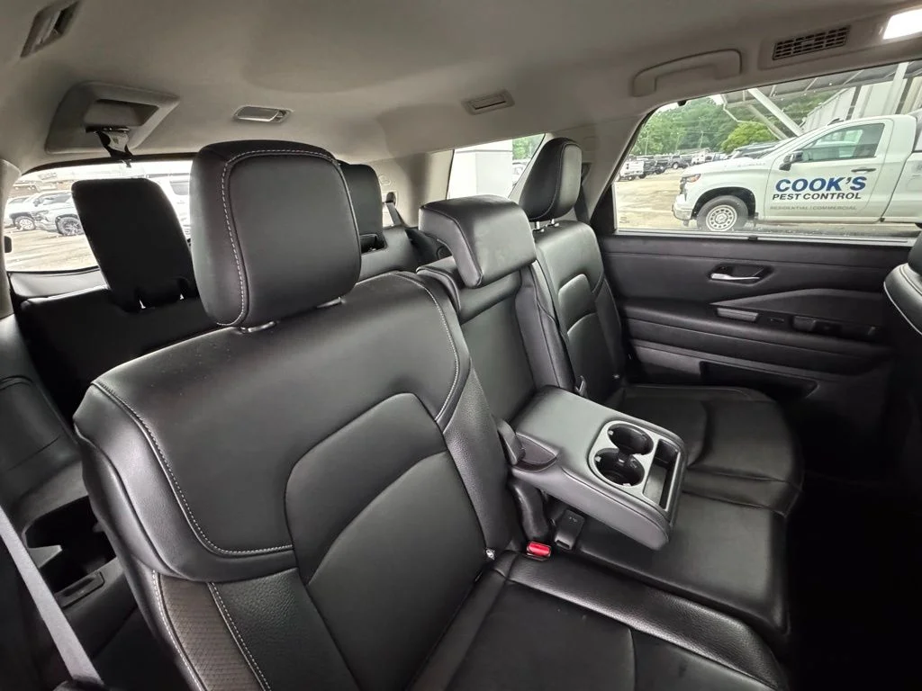 Used 2022 Gray Nissan SL image 25