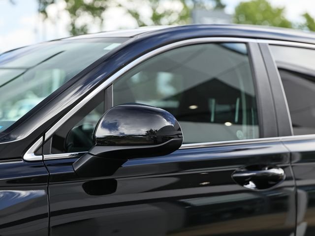 Used 2023 Twilight Black Hyundai SE image 11