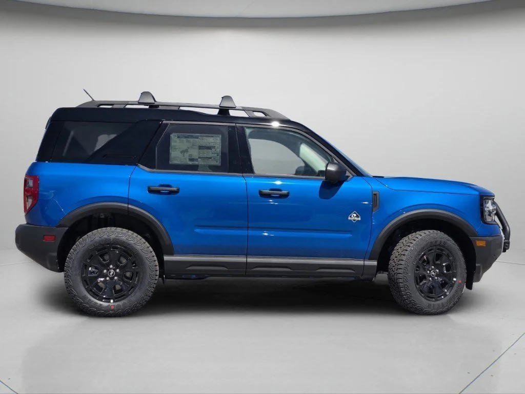 New 2026 Velocity Blue Metallic Ford Outer Banks image 27