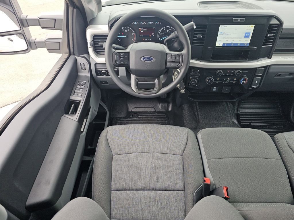 New 2026 Oxford White Ford XL image 4