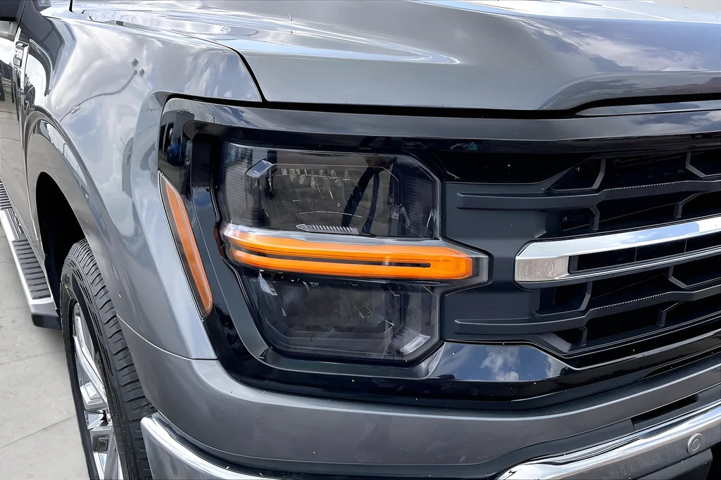 Used 2024 Gray Ford XLT image 34
