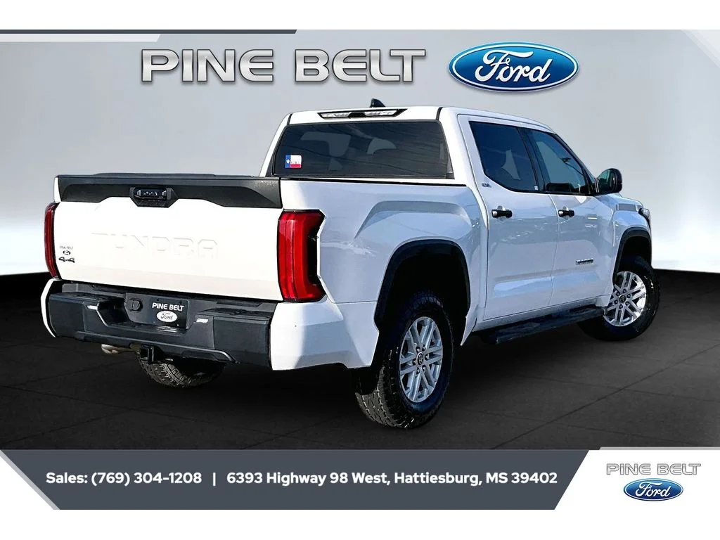 Used 2023 Ice Cap Toyota SR5 image 6