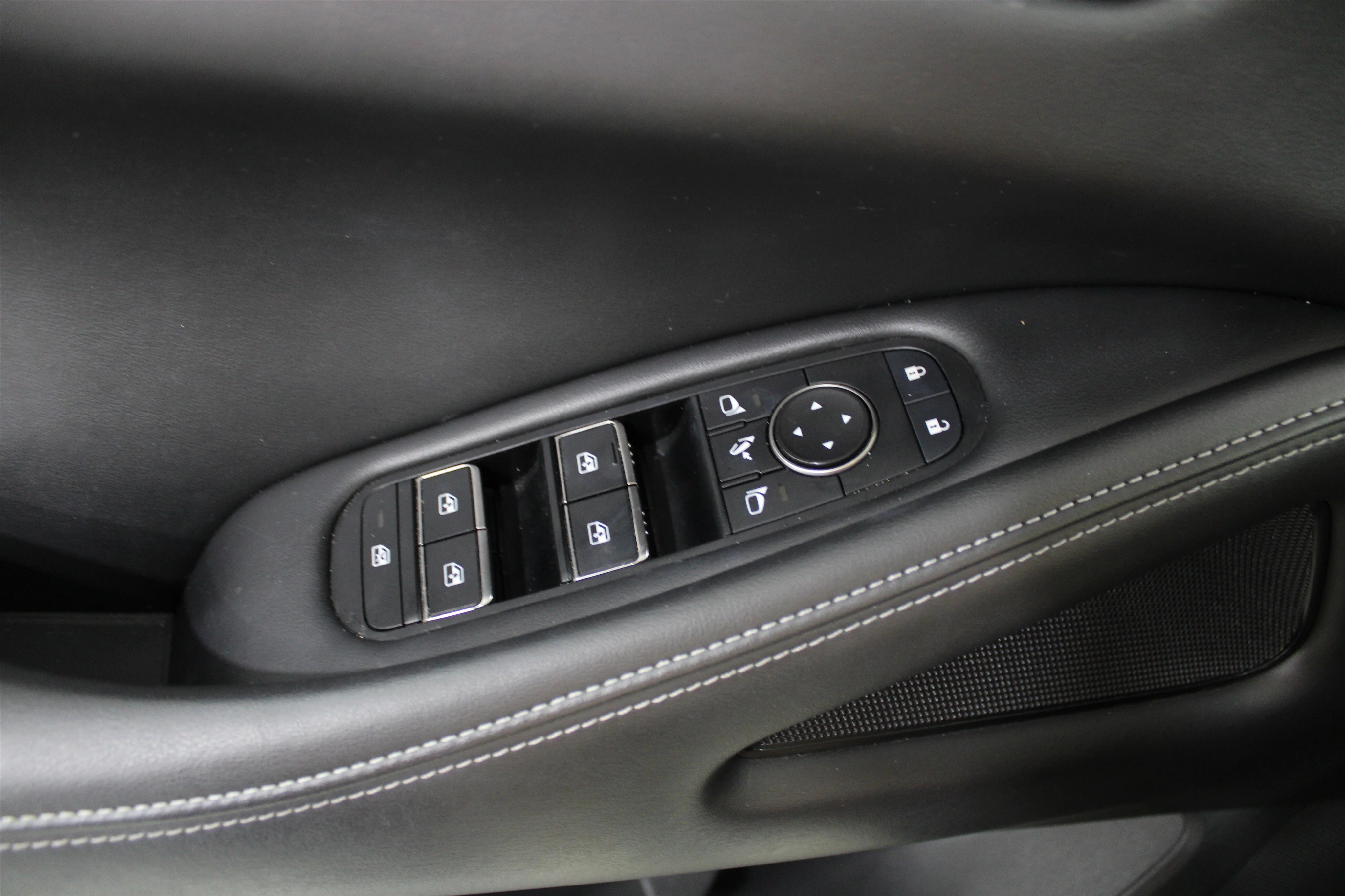 2023 INFINITI QX60 LUXE - Photo 7