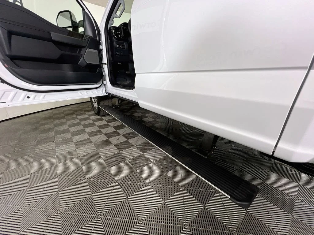 New 2026 Oxford White Ford Lariat image 32