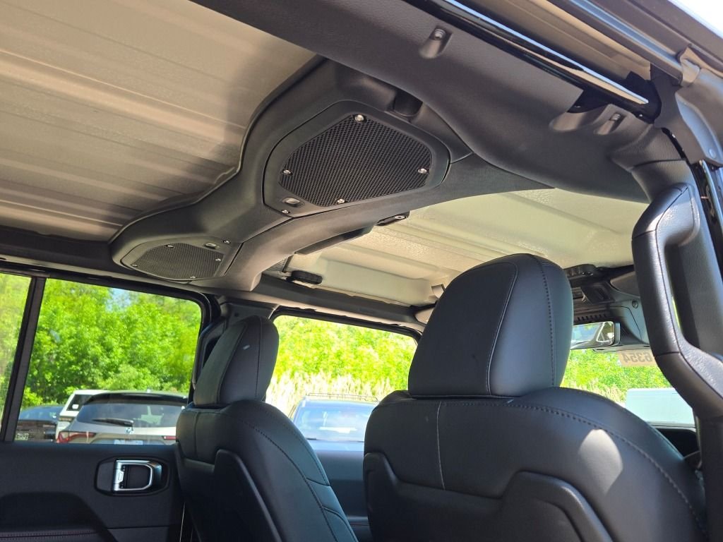 New 2026 Black Clearcoat Jeep Rubicon image 10