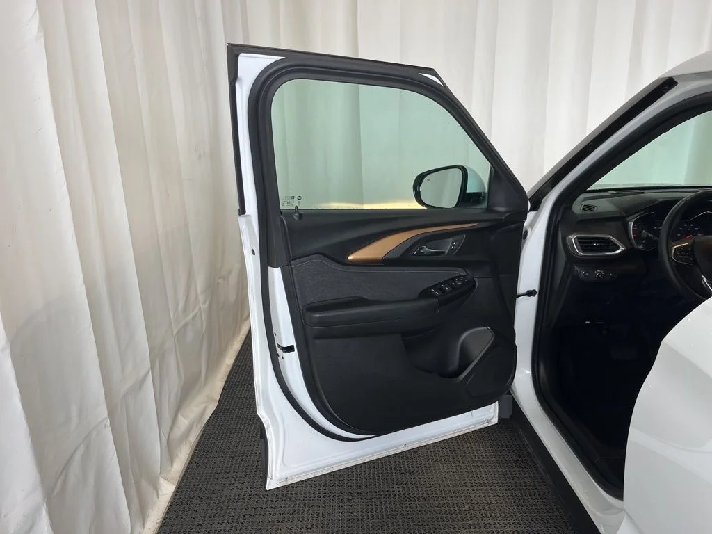 Used 2023 White Chevrolet ACTIV image 17