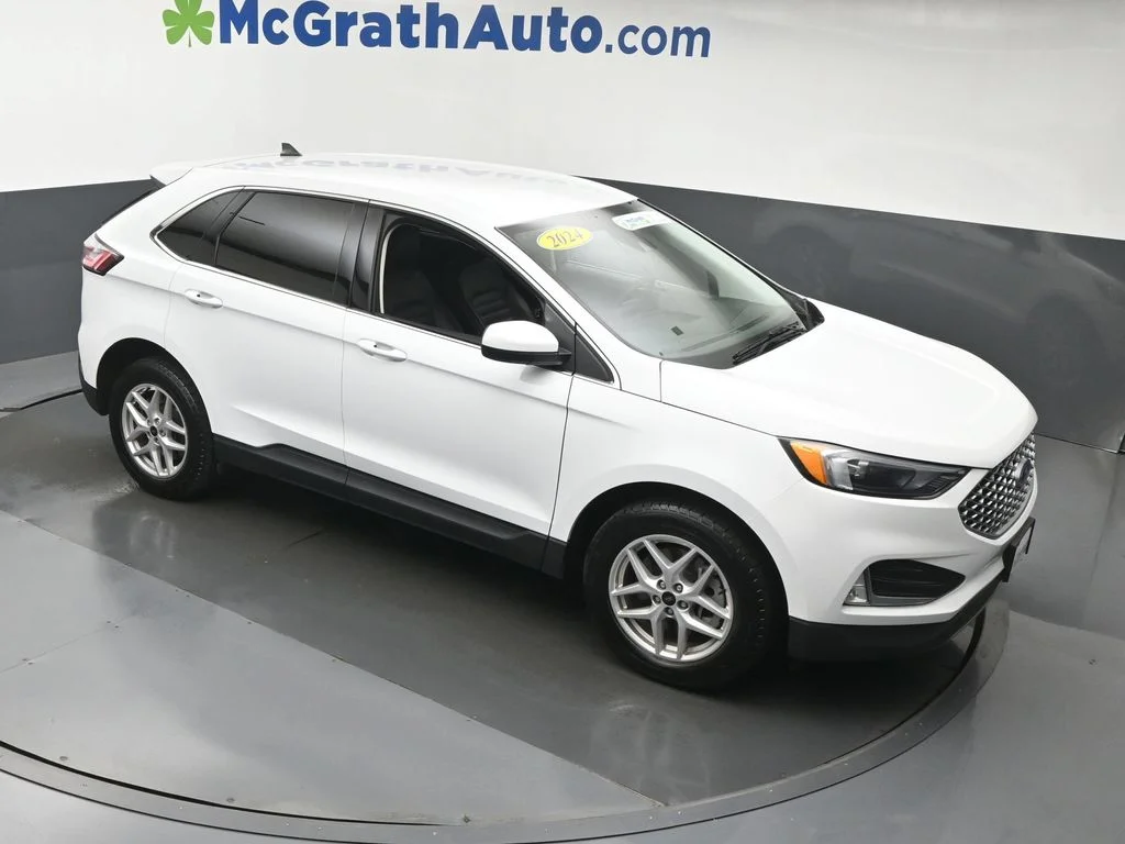 Certified Used 2024 White Ford SEL image 3