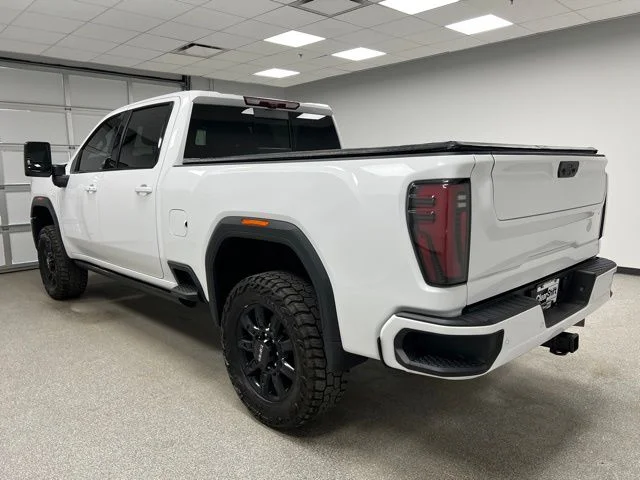 Used 2024 White GMC AT4 image 8