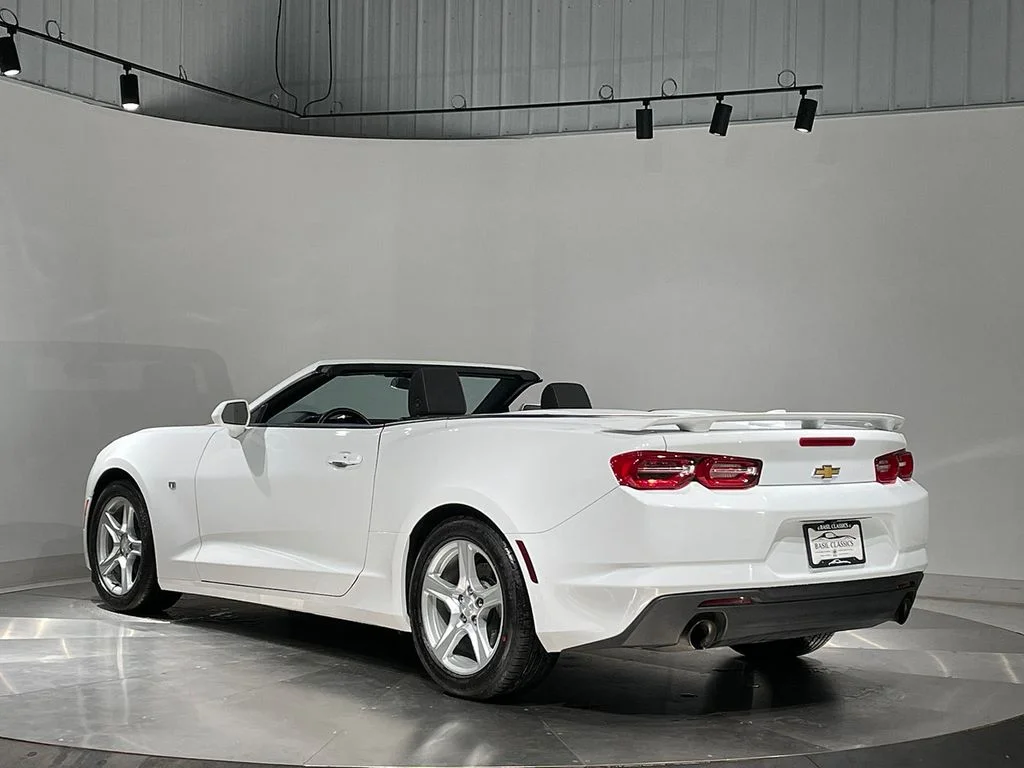 Used 2019 White Chevrolet 1LT image 9