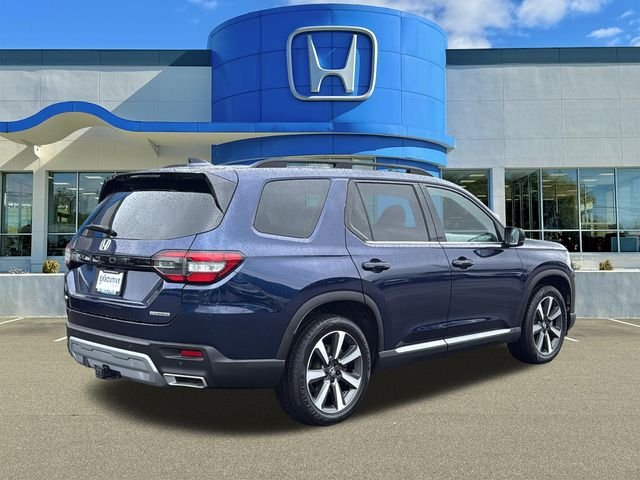 Used 2024 Obsidian Blue Pearl Honda Touring image 4