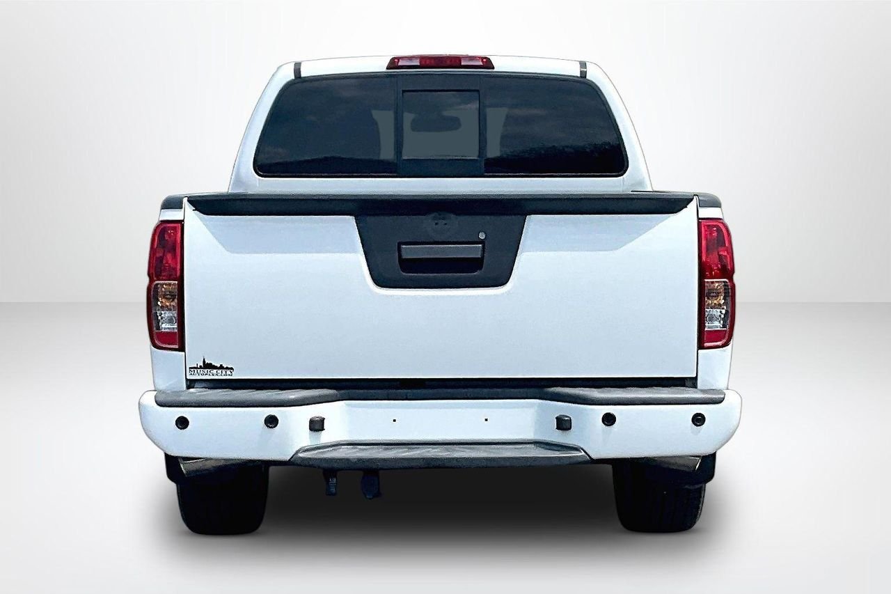 Used 2020 Glacier White Nissan Crew Cab SV 4x2 image 7