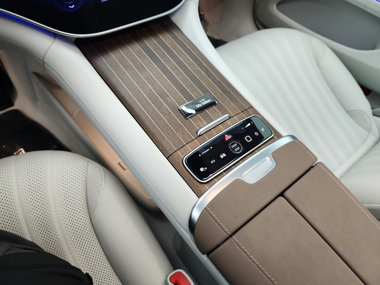 Used 2023 Twilight Blue Metallic Mercedes-Benz EQS 580 4MATIC® Sedan image 13