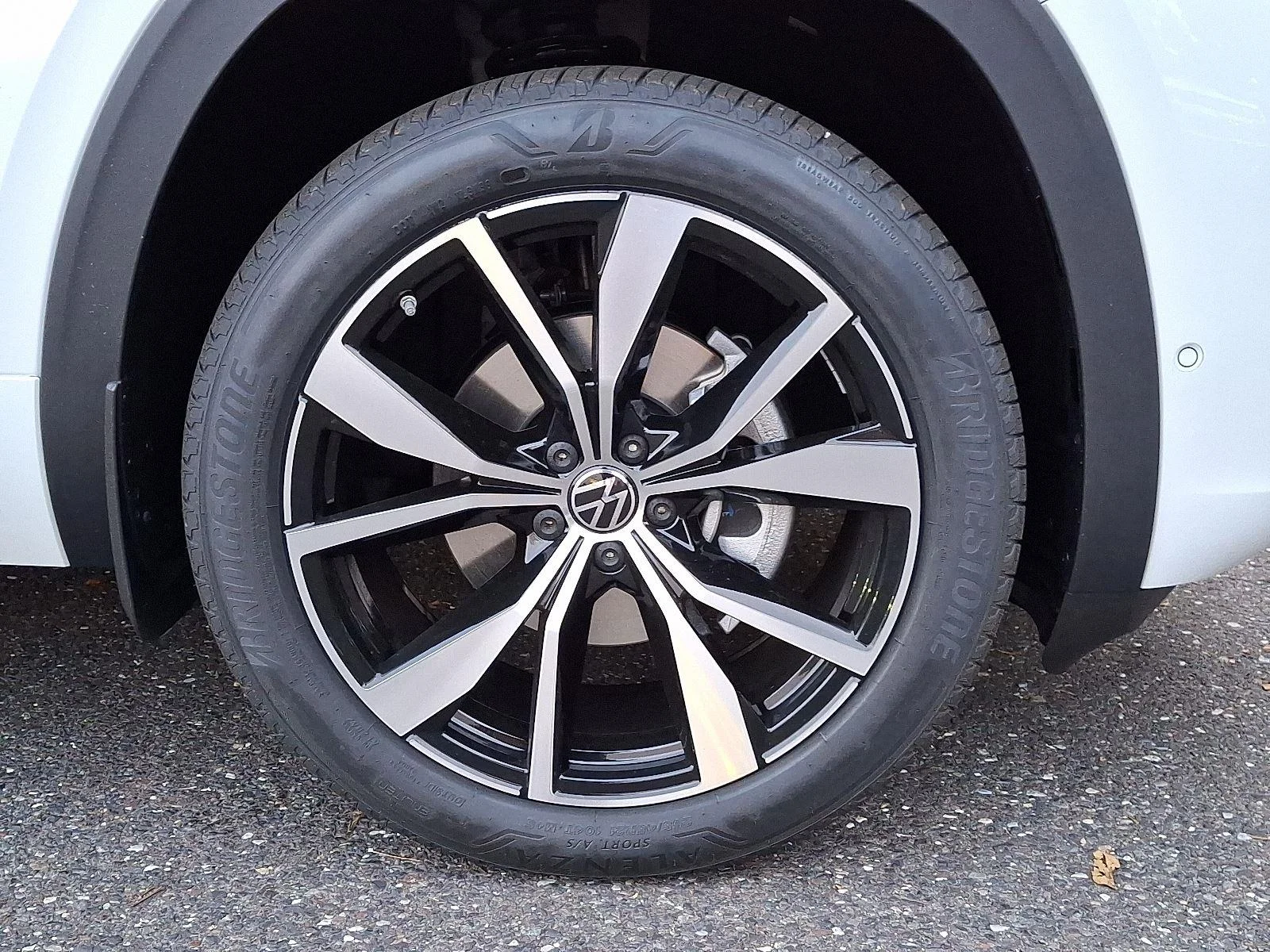2026 Volkswagen Atlas SEL Premium R-Line - Photo 8