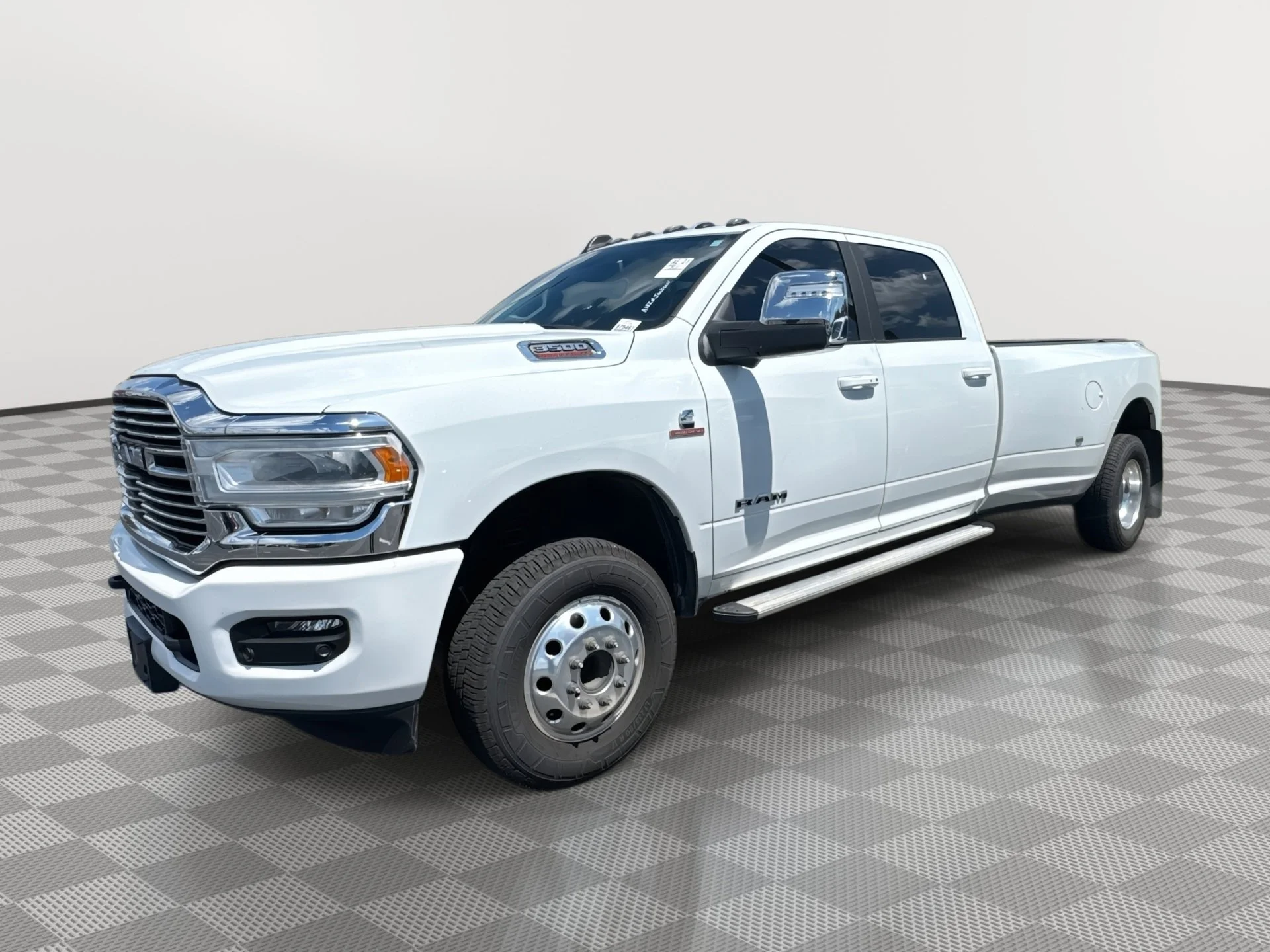 2024 RAM 3500 Laramie 4X4 Crew Cab LWB's photo