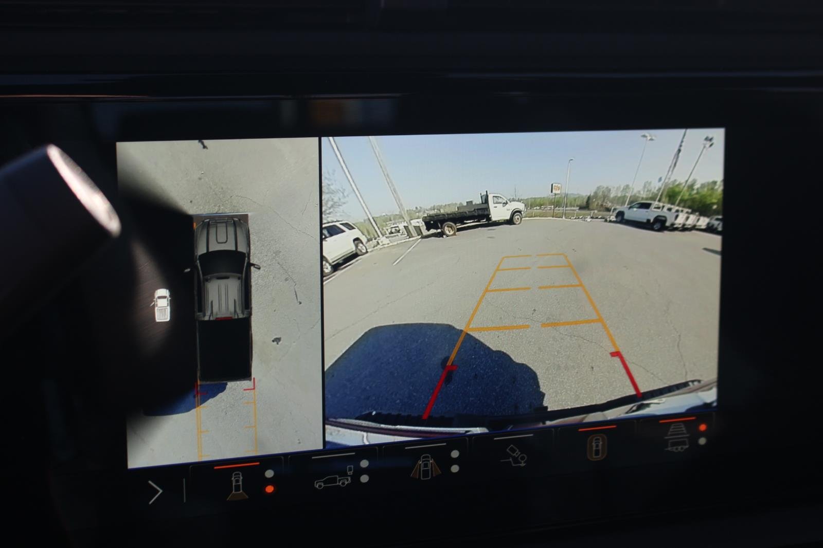 Used 2025 Onyx Black GMC AT4 image 25