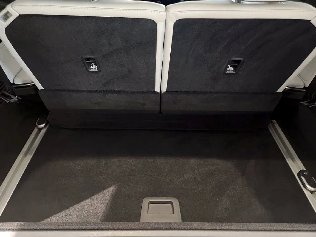 Used 2025  Rivian Adventure Dual Motor Max Pack image 32