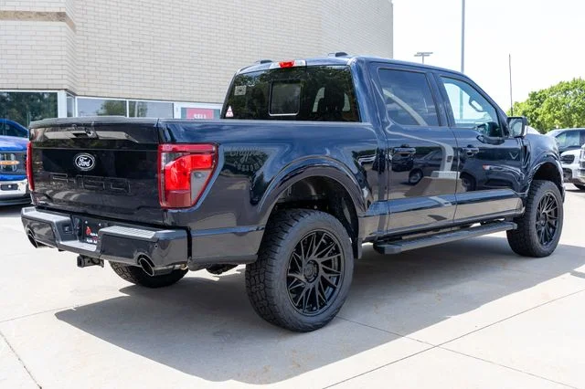 New 2026 Blue Ford XLT image 2