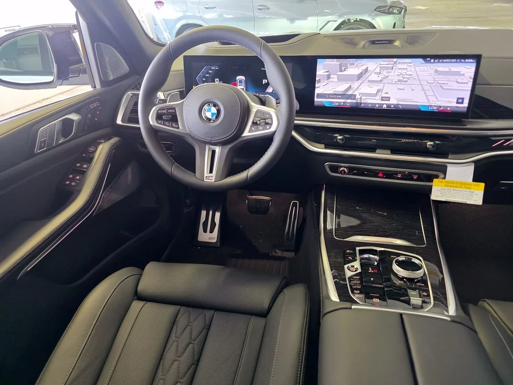New 2027 White BMW M60i image 9
