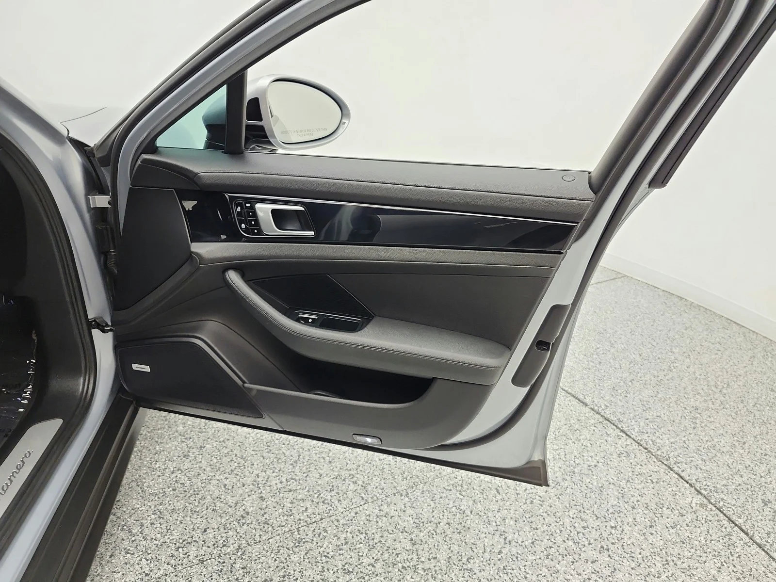 Used 2021 Dolomite Silver Metallic Porsche  image 20