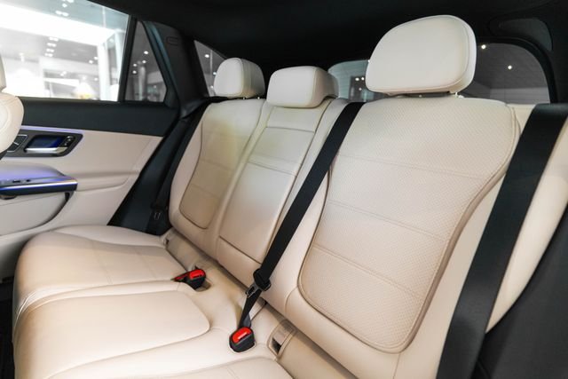 Used 2026 White Mercedes-Benz GLC 300 image 32