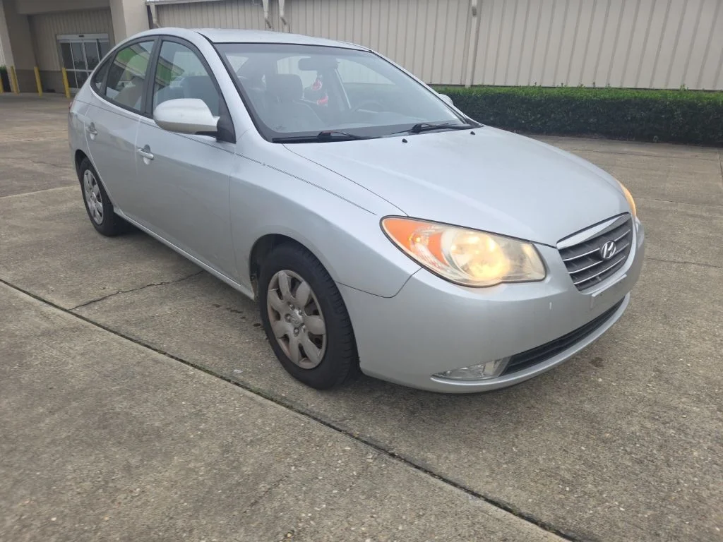 Used 2009 Silver Hyundai GLS image 13