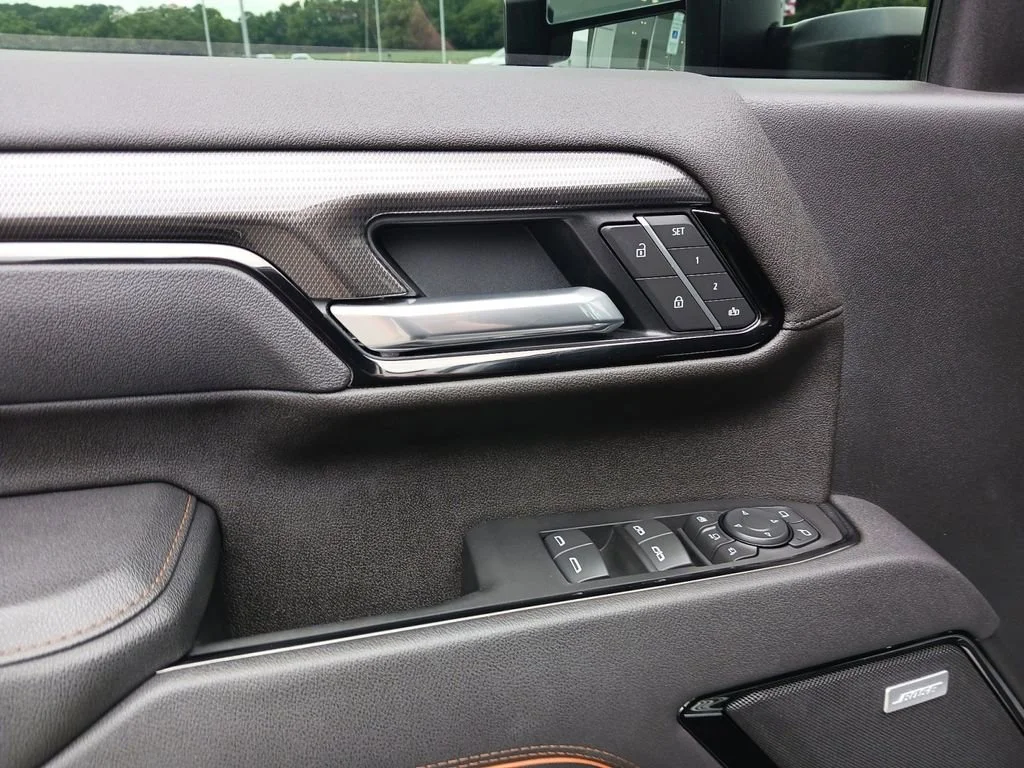 Used 2025 Sterling Metallic GMC AT4 image 32