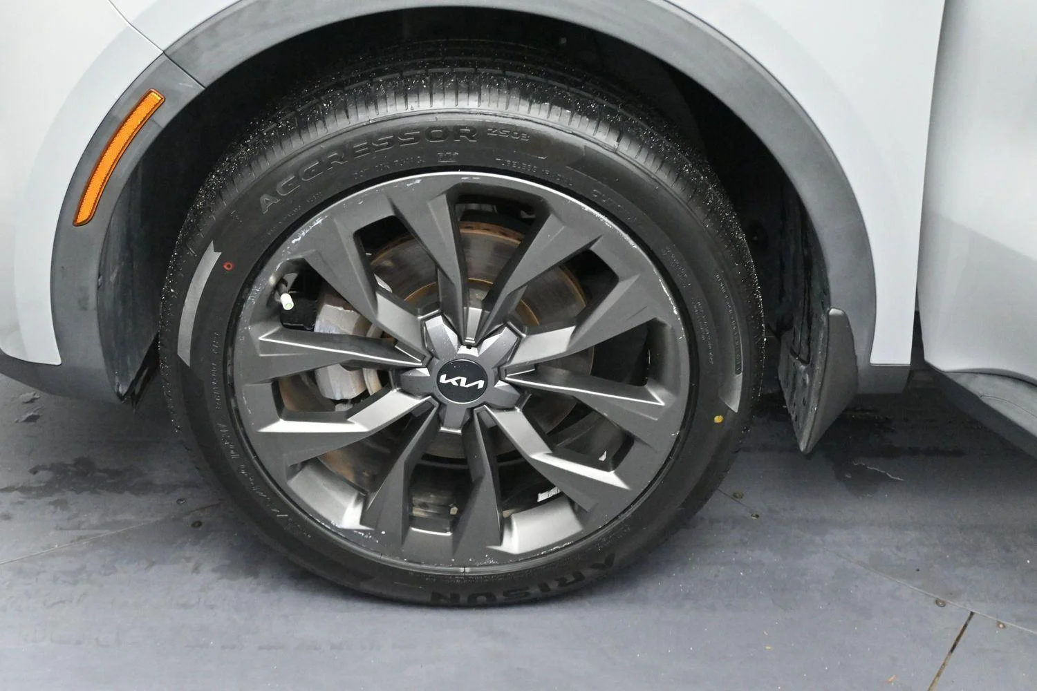 Used 2023 Wolf Gray Kia X-Line SX Prestige image 44