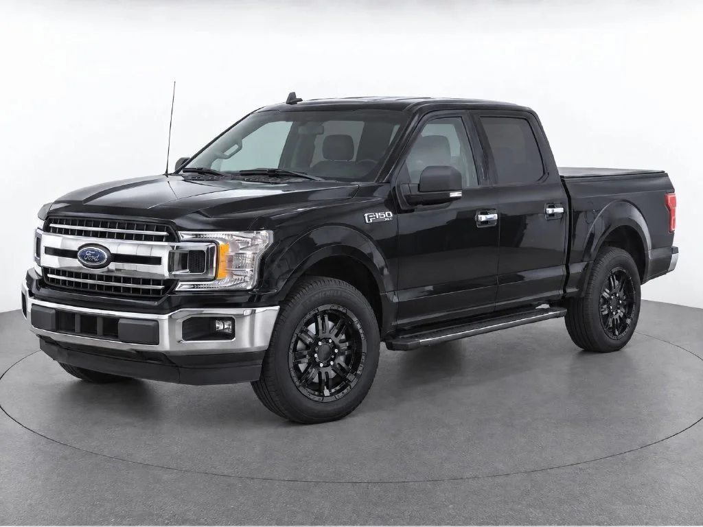 Used 2020 Black Ford XLT image 2