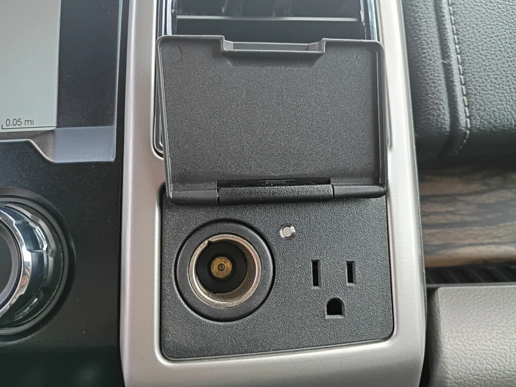 Used 2019 Oxford White Ford LARIAT image 28