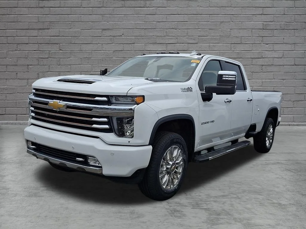 Used 2022 SUMMIT WHITE Chevrolet High Country image 4