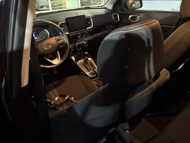 Used 2022 Black Hyundai SEL image 7
