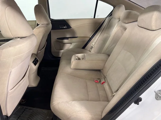 Used 2015 White Honda  image 14
