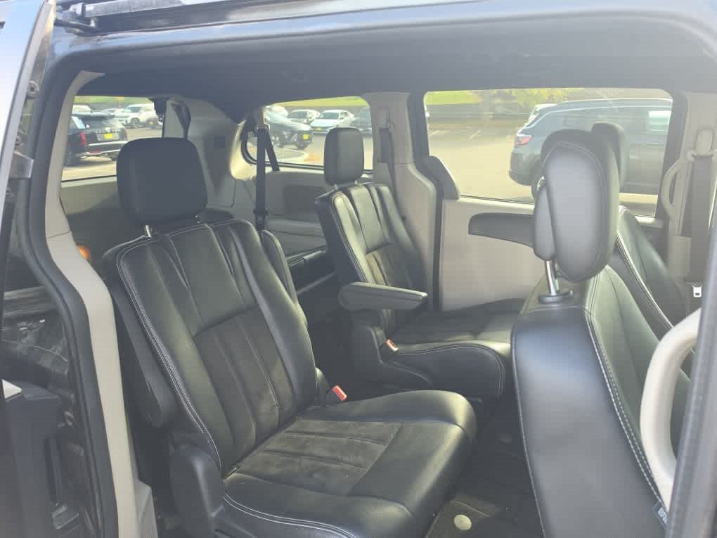 Used 2019 Black Onyx Crystal Pearlcoat Dodge SXT image 13