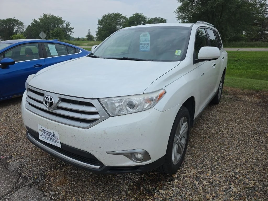 Used 2013 White Toyota Limited image 3