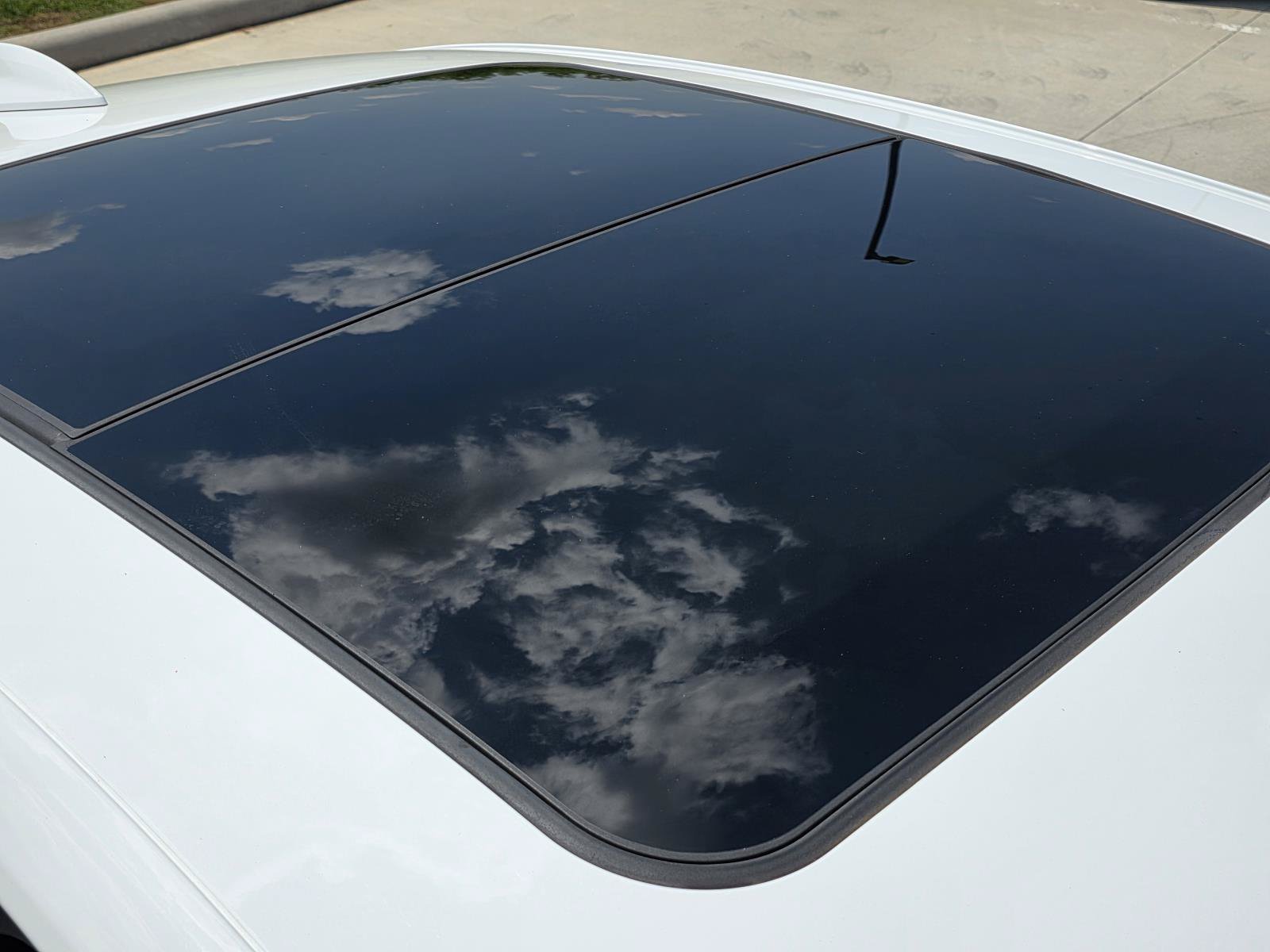 Used 2021 SUMMIT WHITE Cadillac Sport image 12