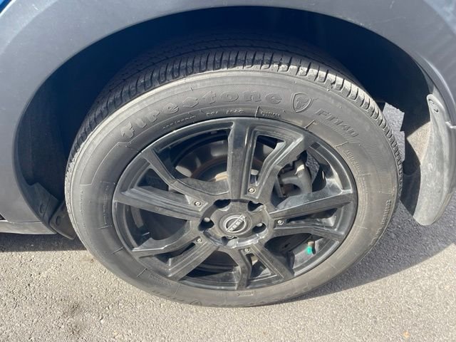 Used 2023 Blue Nissan SR image 17