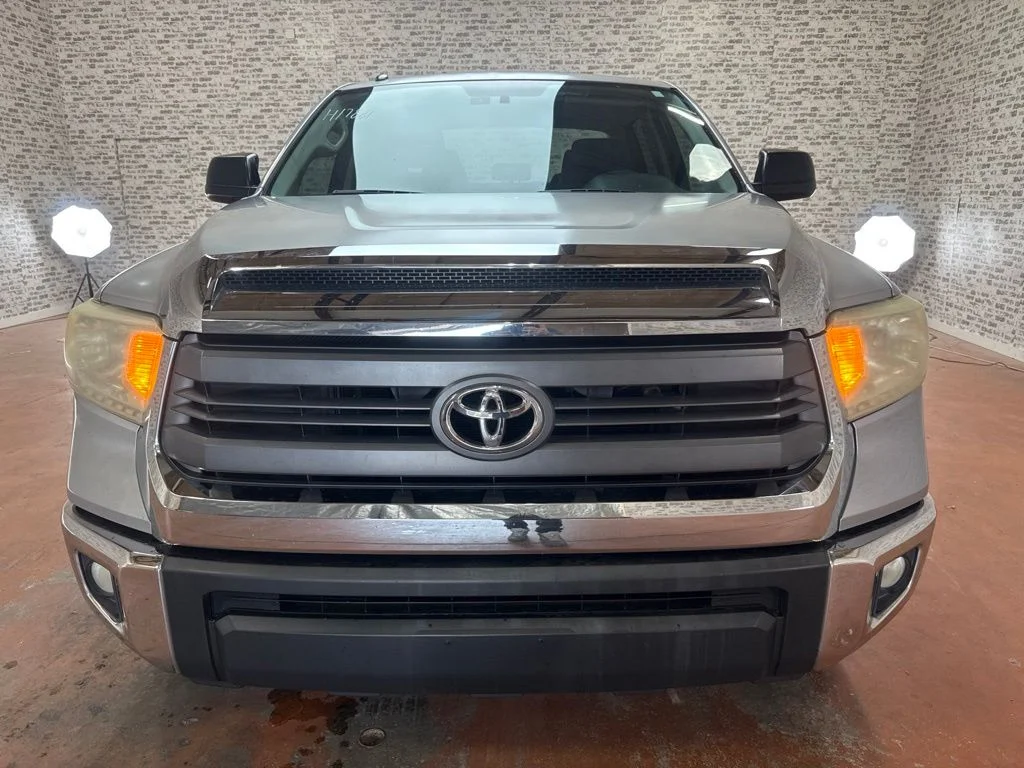 Used 2014 Silver Sky Metallic Toyota SR5 image 2