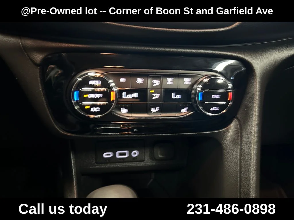 Used 2020 White Buick Essence image 19