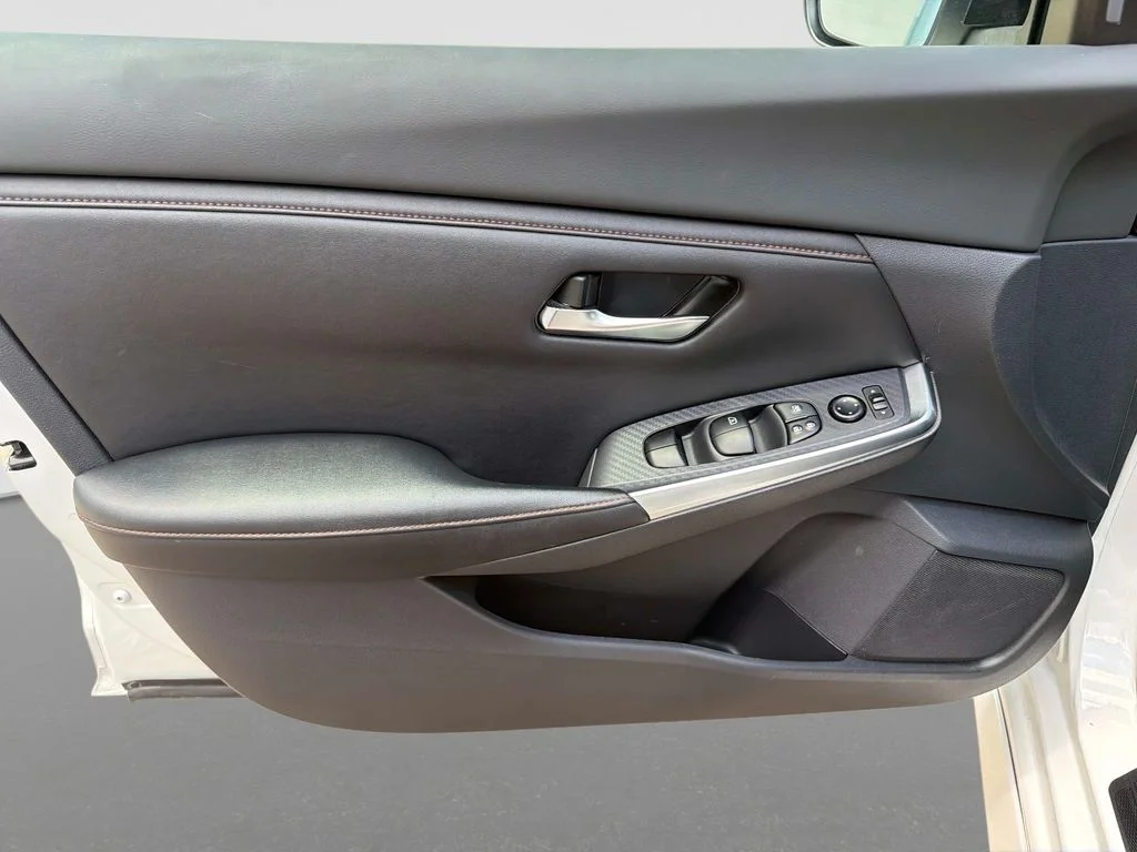 Used 2023 White Nissan SR image 18