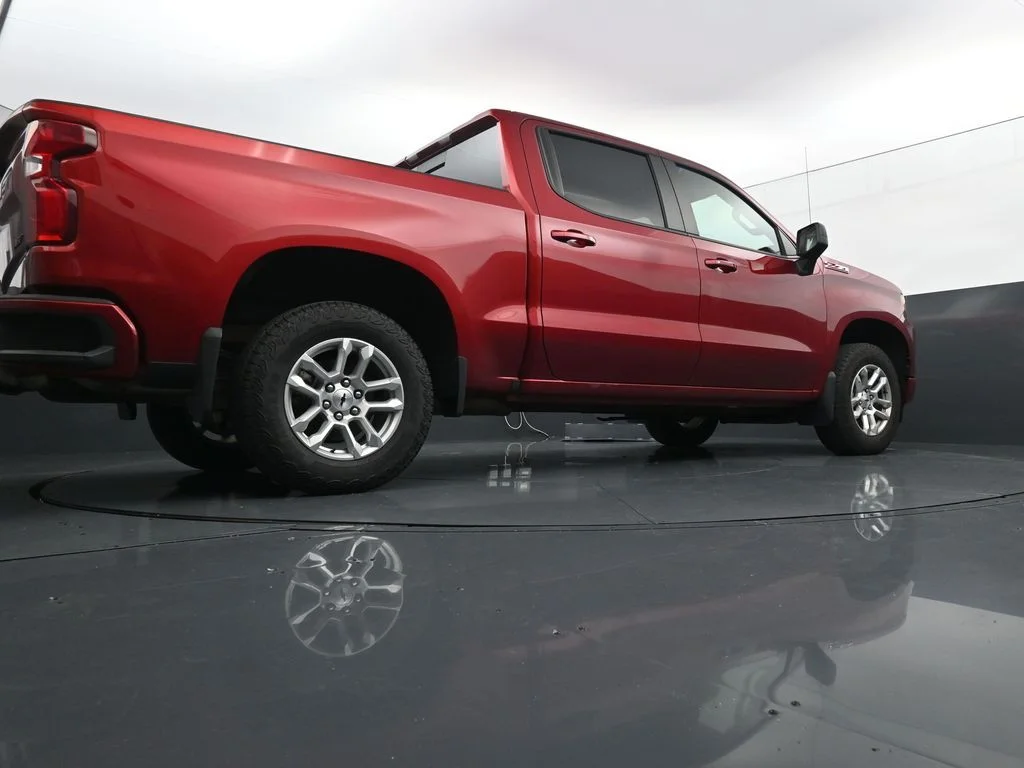 Used 2023 Red Chevrolet RST image 33