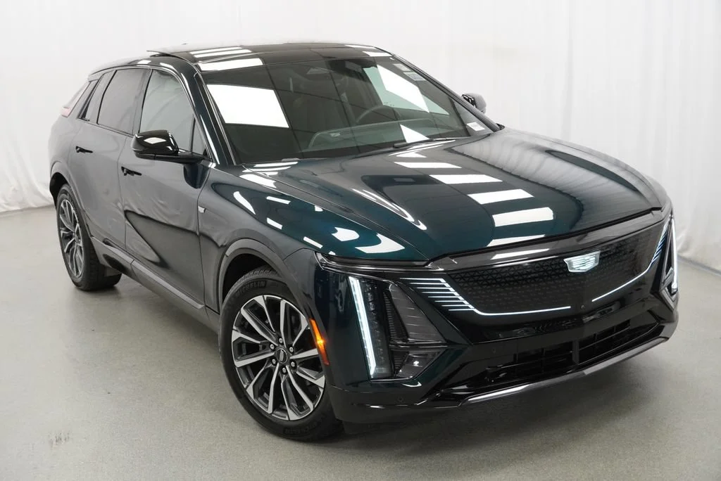 Used 2024 Emerald Lake Metallic Cadillac Sport 2 image 38