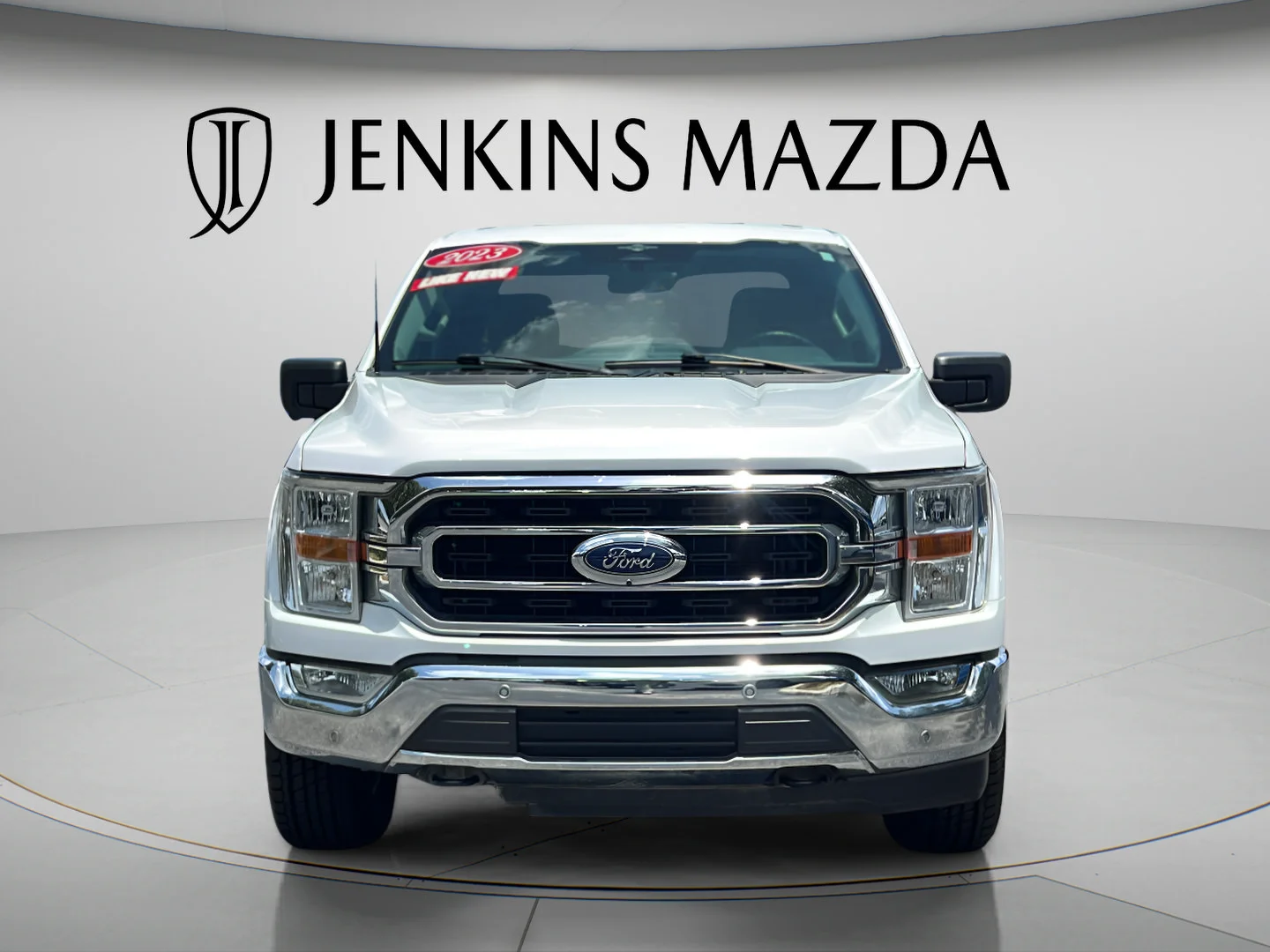 Used 2023 Oxford White Ford XLT image 2