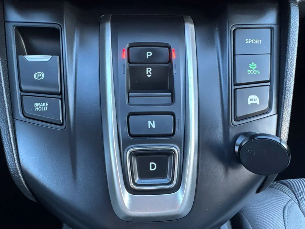 Used 2020  Honda LX image 25
