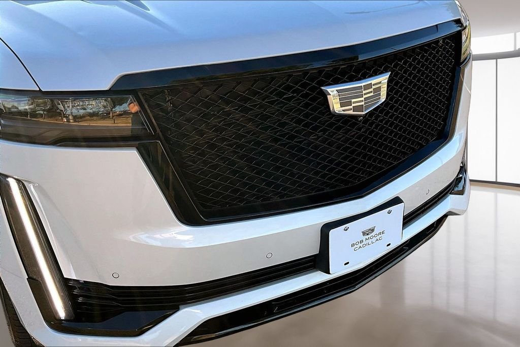 Used 2023 White Cadillac Sport Platinum image 31