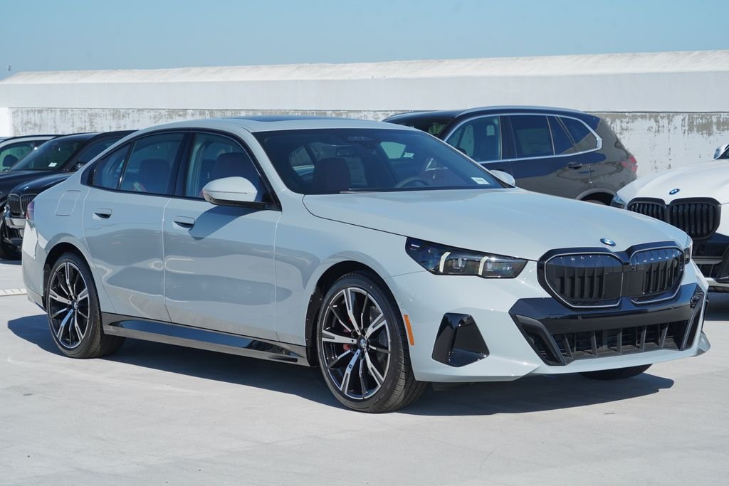 New 2027 Brooklyn Grey Metallic BMW 530i image 3