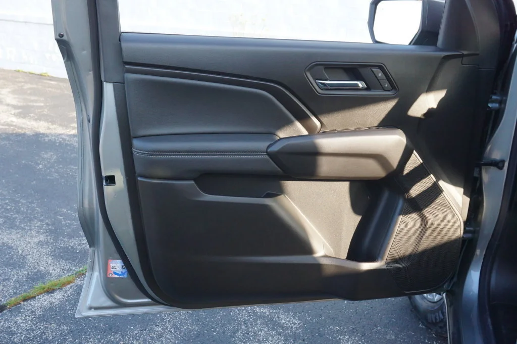 New 2026 Sterling Gray Metallic Chevrolet LT image 23