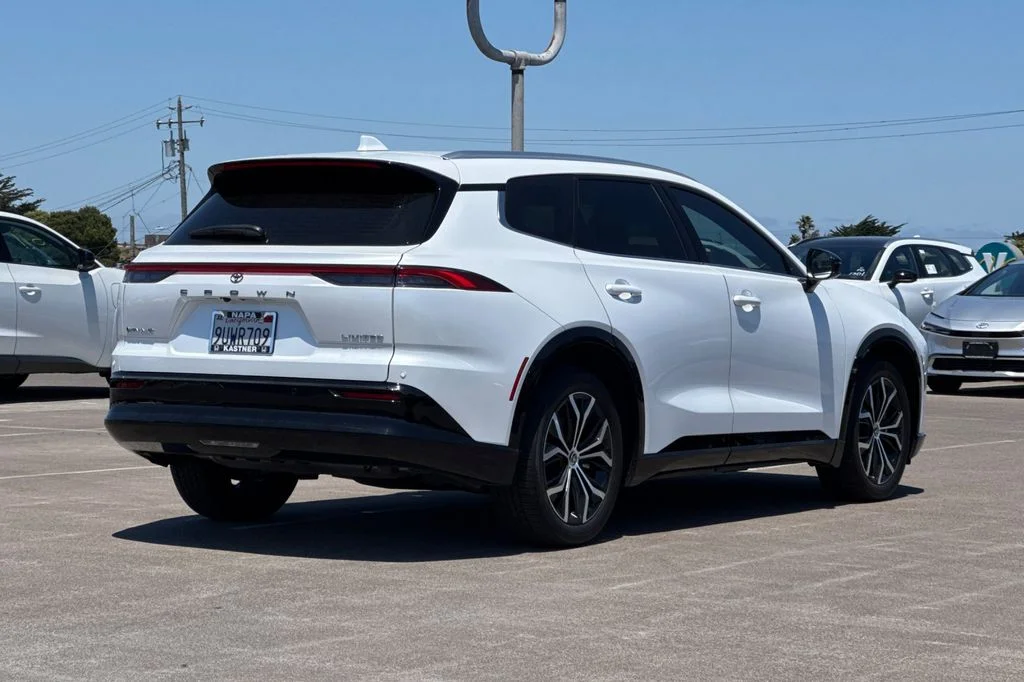Used 2025 White Toyota Limited image 4