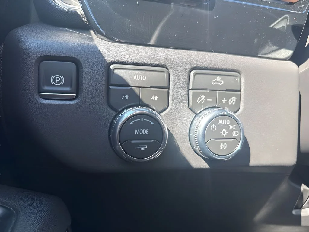 Used 2026 Silver GMC Elevation image 25