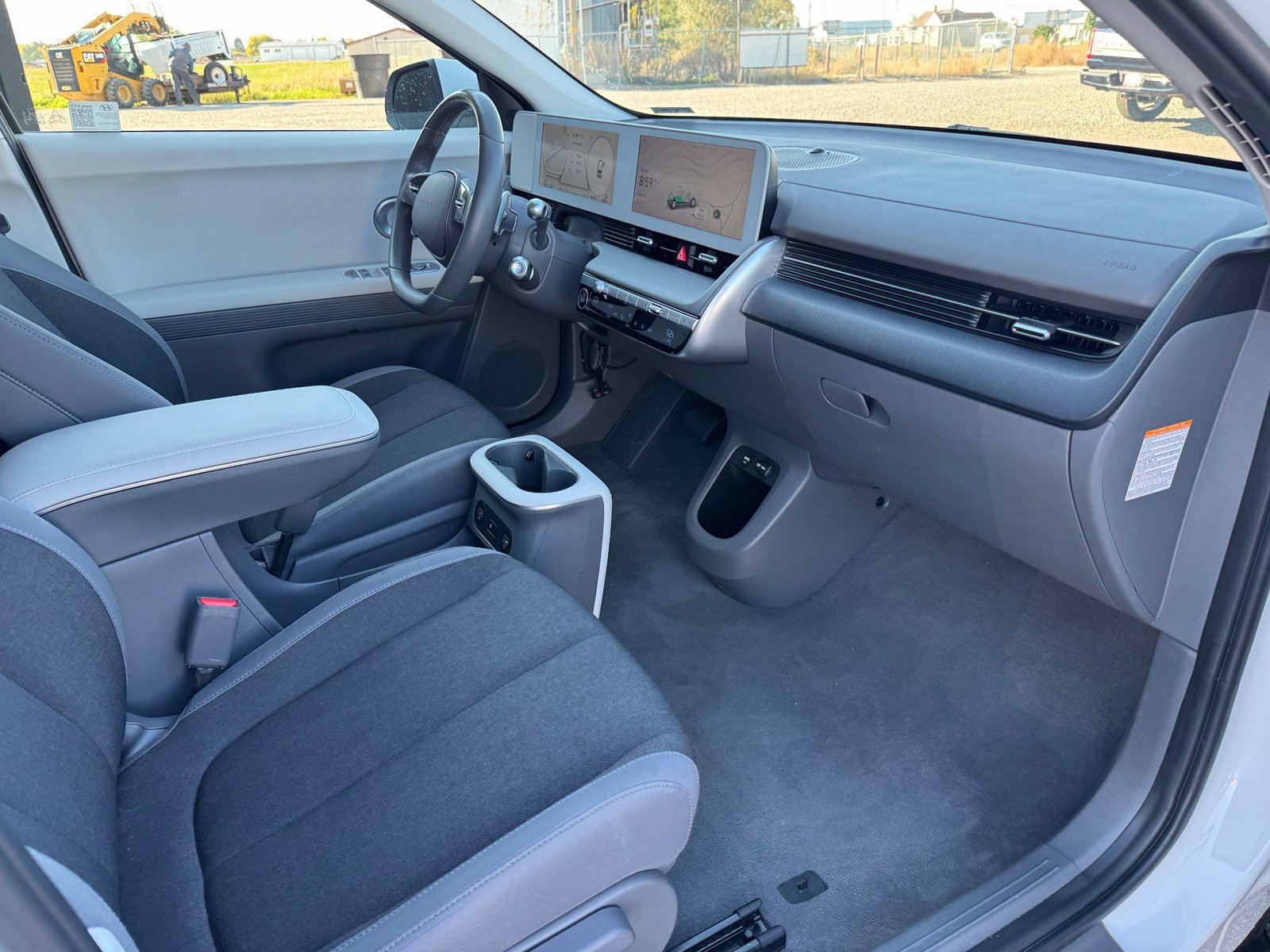 Used 2024 White Hyundai SEL image 14